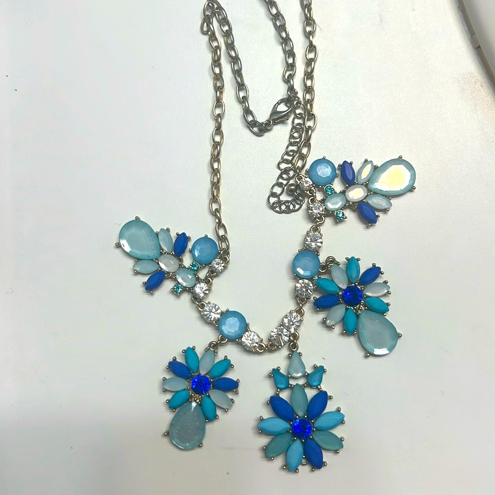 Beautiful fashion necklace